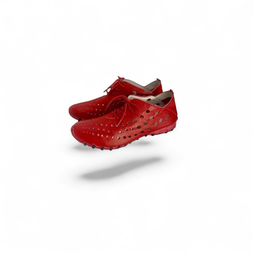 Litfoot contemporary European red perforated leather lightweight sneaker shoe 38